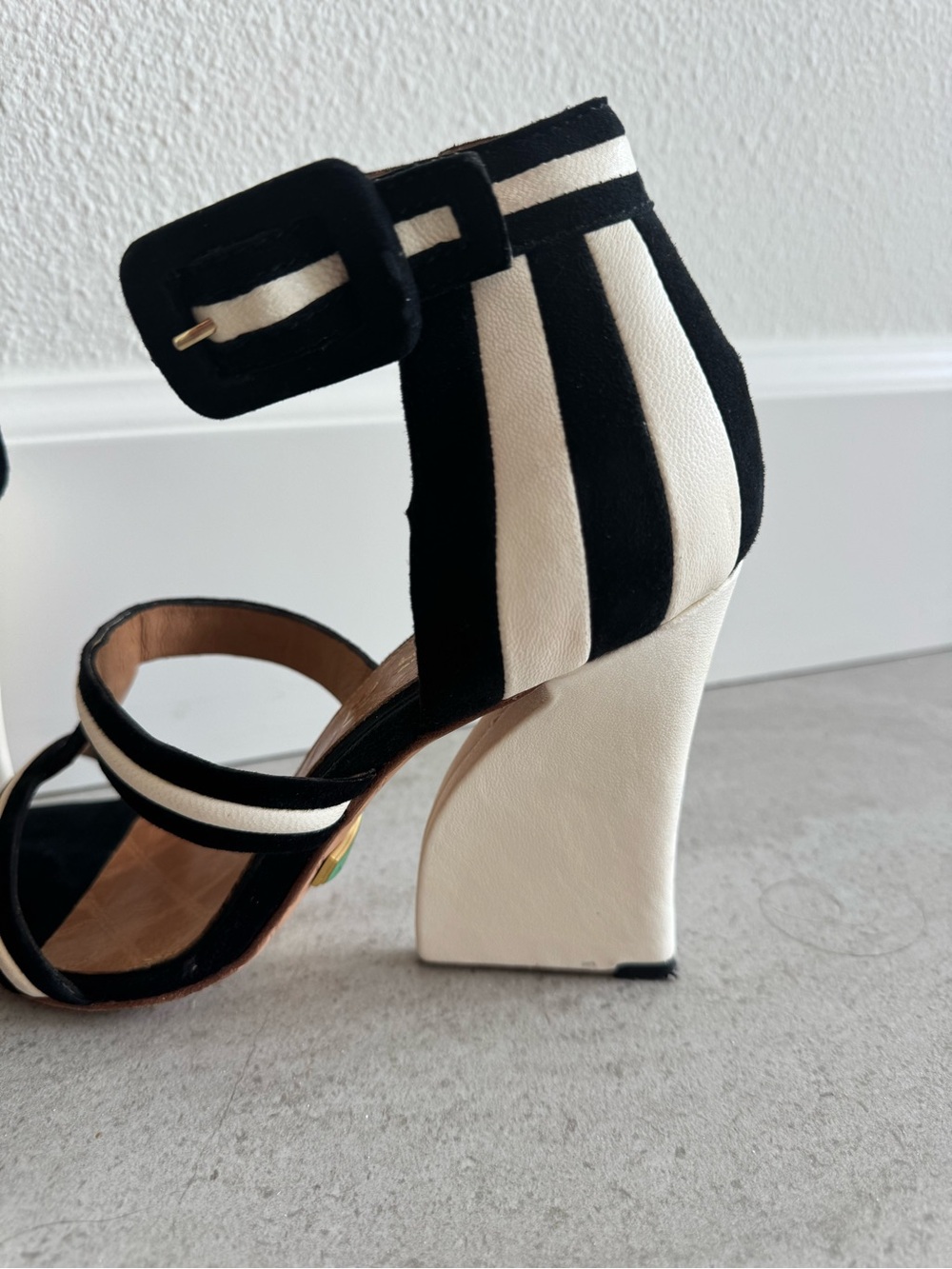L.A.M.B. Black and Cream Strappy Block Heel Sandals - Picture 5 of 8